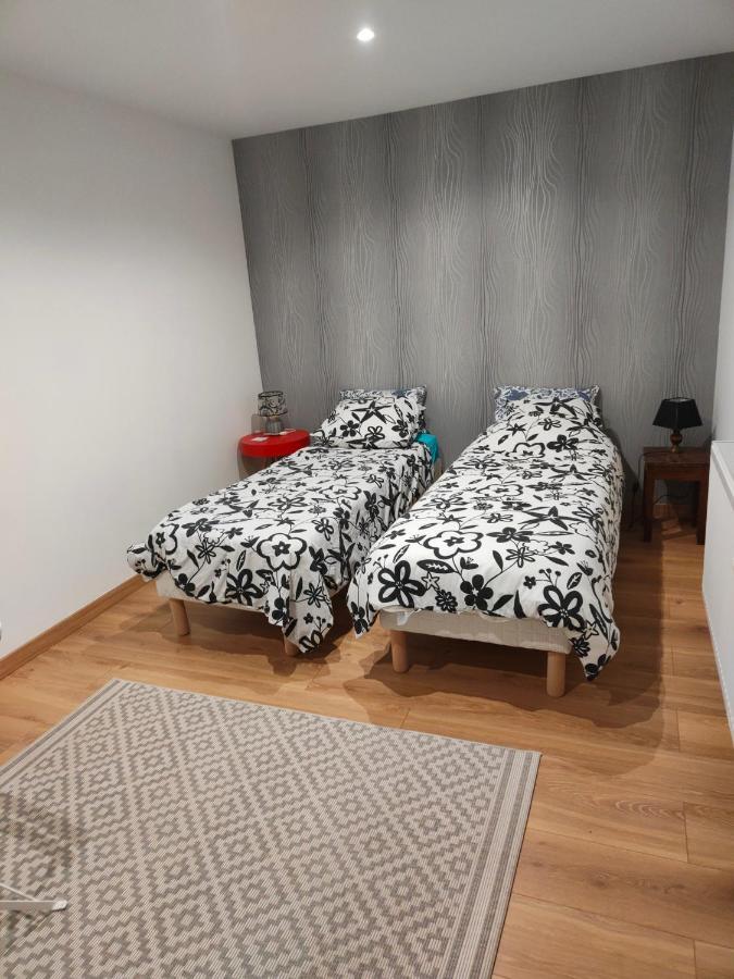 Maryse Hotel Douvrin Bagian luar foto